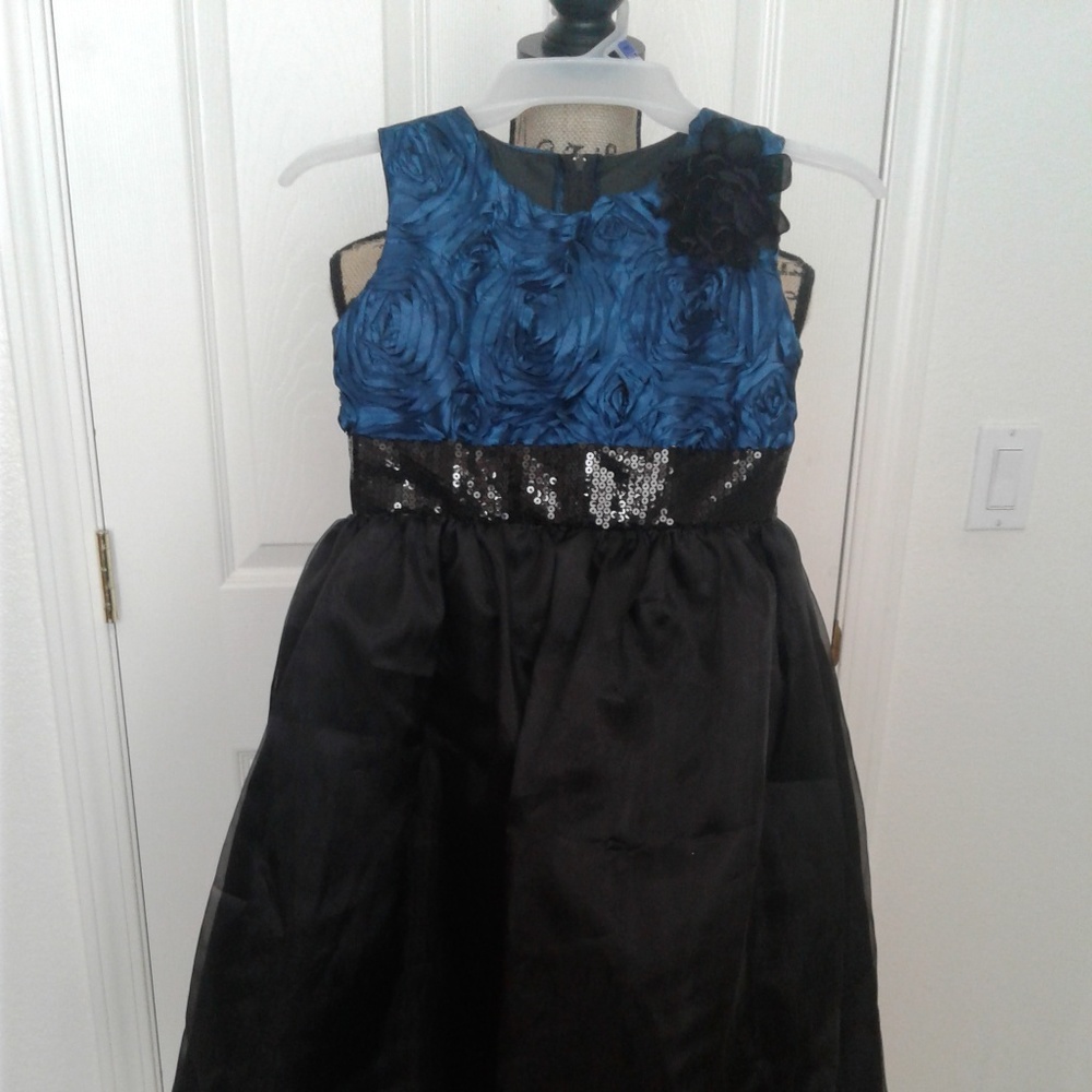 Girl's formal dress by Kiki size 10